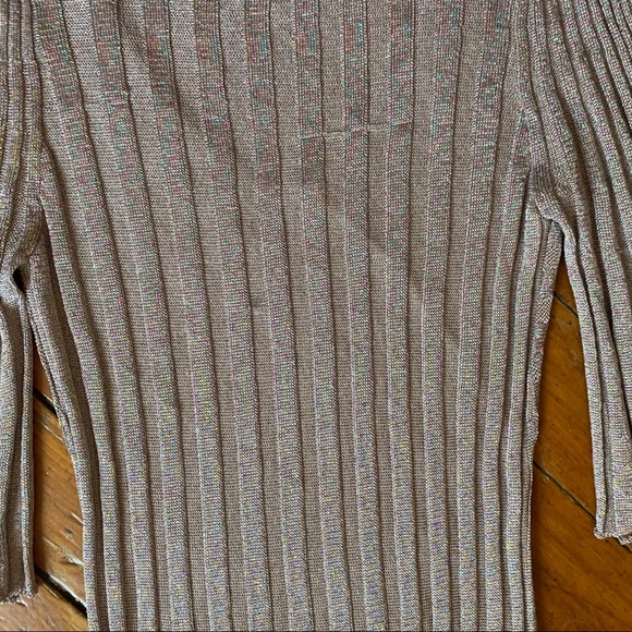 Luxe Gold Metallic V Neck Ribbed-Knit Tunic Dress - Picture 5 of 6